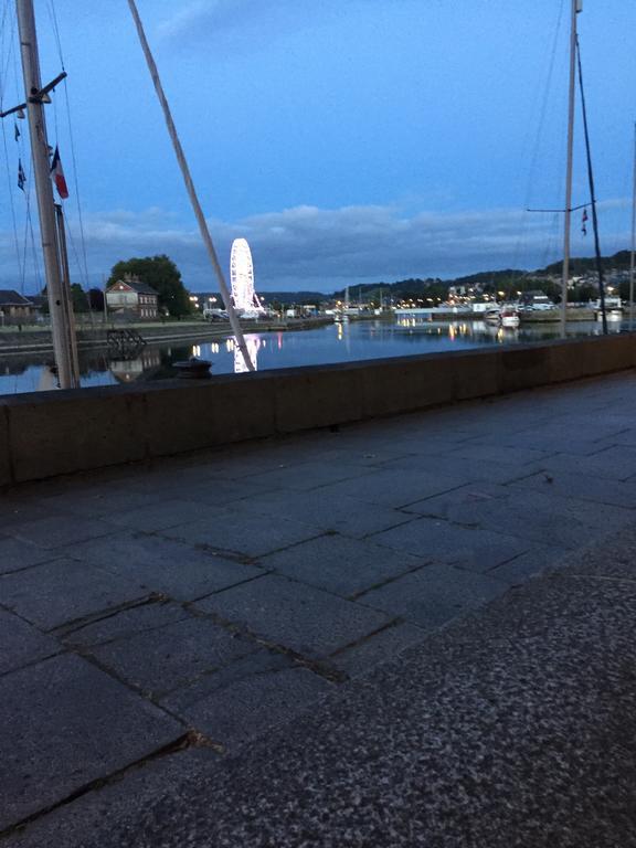 Appartement Le Phare Honfleur Esterno foto